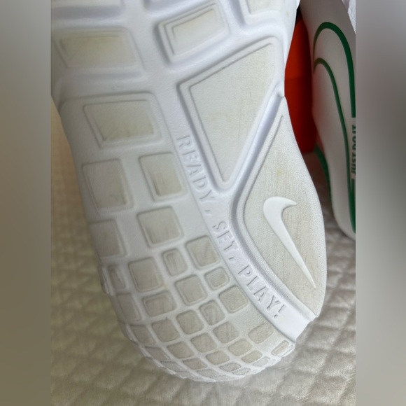 NIKE FLEX RUNNER 2 GS 'SUMMIT WHITE/STADIUM GREEN' (Size 4.5Y) - Picture 7 of 14